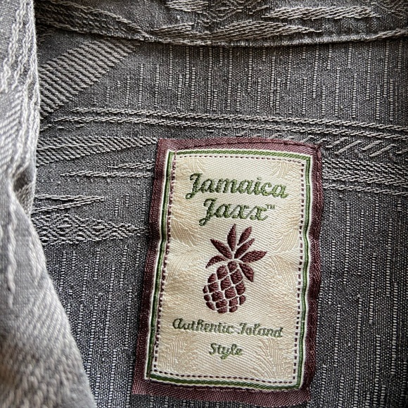 Jamaica Jaxx Authentic Island Style Men’s Hawaiian gray button down shirt - Picture 4 of 9